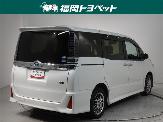 ヴォクシー ハイブリッドZS 煌III 衝突被害軽減システム メモリーナビ フルセグ バックカメラ ETC 両側電動スライド 3列シート LEDヘッドランプ スマートキー 乗車定員7人(3枚目)