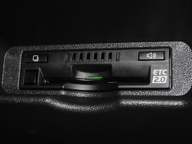 ハイエースバン スーパーＧＬ　ダークプライムＩＩ　衝突被害軽減システム　メモリーナビ　フルセグ　バックカメラ　ＥＴＣ　ＬＥＤヘッドランプ　ディーゼル　スマートキー（17枚目）