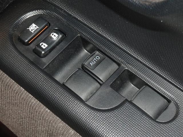 �d���i�[���h�A�~���[�E�p���[�E�C���h�E�𑕔����Ă��܂��B