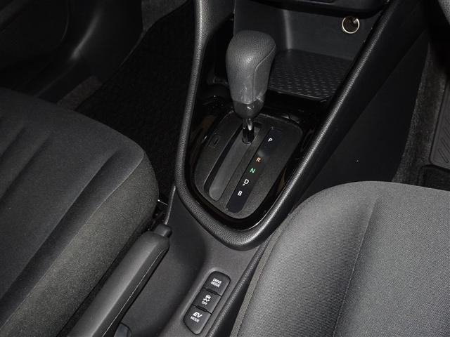 ヤリス ハイブリッドＧ　衝突被害軽減システム　メモリーナビ　バックカメラ　ＥＴＣ　スマートキー（14枚目）