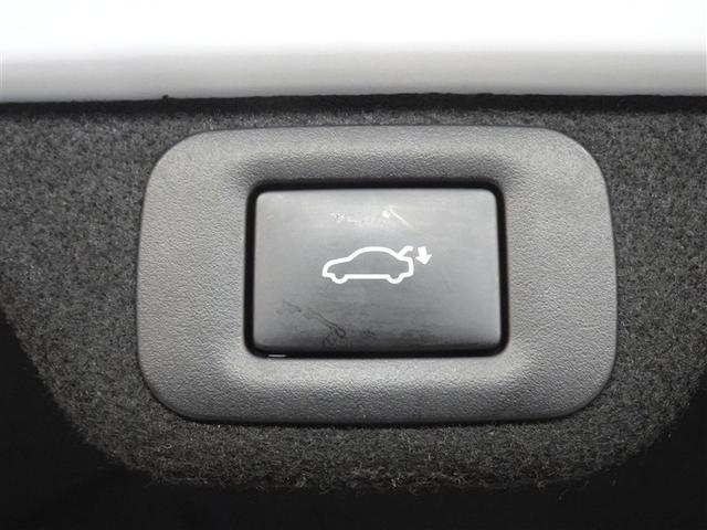 �p���[�o�b�N�h�A�𑕔����Ă��܂��B�o�b�N�h�A���^�]�Ȃ�����J�ł��܂��A�֗��ł���B