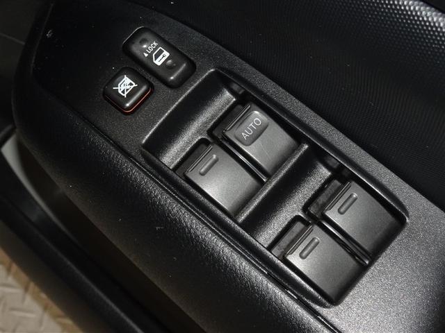 �d���i�[���h�A�~���[�E�p���[�E�C���h�E�𑕔����Ă��܂��B