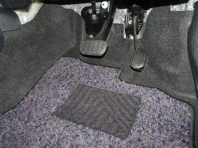 アクア Ｇ　衝突被害軽減システム　メモリーナビ　フルセグ　バックカメラ　ＥＴＣ　スマートキー（11枚目）