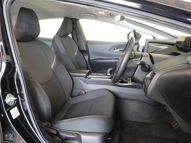 プリウス Ｇ　衝突被害軽減システム　フルセグ　バックカメラ　ＥＴＣ　ＬＥＤヘッドランプ　スマートキー（4枚目）