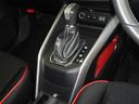 操作が楽なフロアシフトです、レバー式パーキングブレーキで足元インパネ周りもすっきりしています。