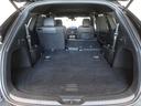 サードシートを倒した状態です。サードシートは独立可倒、荷物に合わせてラゲッジスペースをアレンジすることができます。
