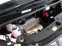 エンジンルームも念入りに清掃しております。
