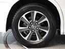 高級感と走りを引き立たせる、純正アルミを装備しています。