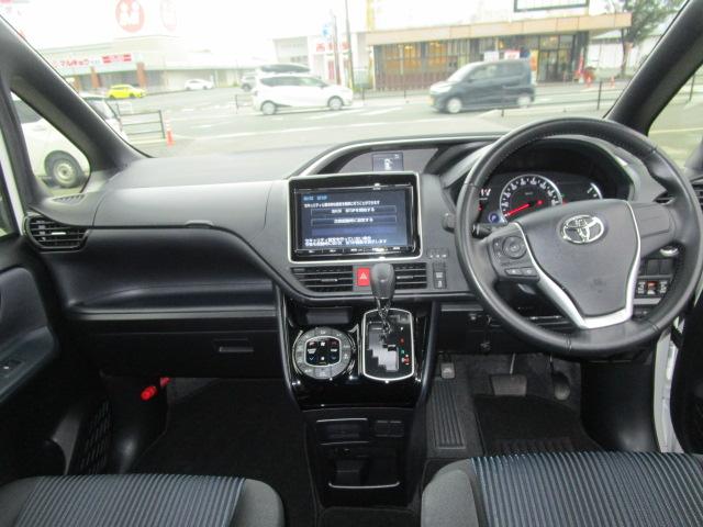 ヴォクシー ＺＳ　煌ＩＩ　ＥＴＣ　バックカメラ　レーンアシスト　衝突被害軽減システム　両側電動スライドドア　オートマチックハイビーム　ＬＥＤヘッドランプ　スマートキー　アイドリングストップ　３列シート　ウォークスルー　ＣＶＴ（2枚目）