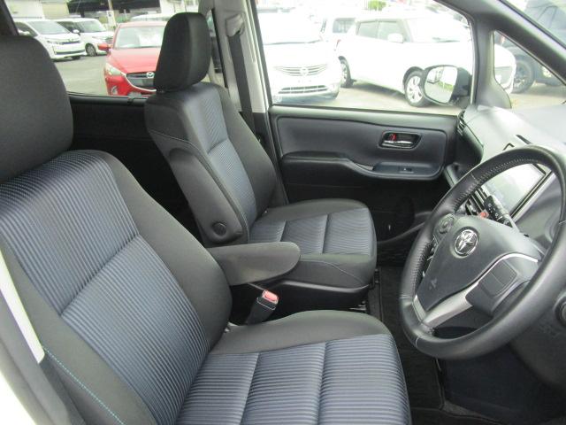 ヴォクシー ＺＳ　煌ＩＩ　ＥＴＣ　バックカメラ　レーンアシスト　衝突被害軽減システム　両側電動スライドドア　オートマチックハイビーム　ＬＥＤヘッドランプ　スマートキー　アイドリングストップ　３列シート　ウォークスルー　ＣＶＴ（7枚目）