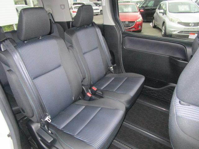 ヴォクシー ＺＳ　煌ＩＩ　ＥＴＣ　バックカメラ　レーンアシスト　衝突被害軽減システム　両側電動スライドドア　オートマチックハイビーム　ＬＥＤヘッドランプ　スマートキー　アイドリングストップ　３列シート　ウォークスルー　ＣＶＴ（8枚目）