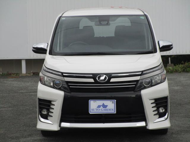 ヴォクシー ＺＳ　煌ＩＩ　ＥＴＣ　バックカメラ　レーンアシスト　衝突被害軽減システム　両側電動スライドドア　オートマチックハイビーム　ＬＥＤヘッドランプ　スマートキー　アイドリングストップ　３列シート　ウォークスルー　ＣＶＴ（10枚目）