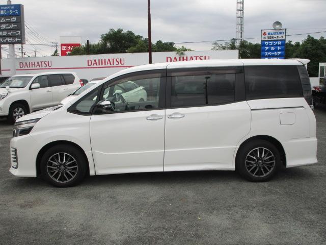 ヴォクシー ＺＳ　煌ＩＩ　ＥＴＣ　バックカメラ　レーンアシスト　衝突被害軽減システム　両側電動スライドドア　オートマチックハイビーム　ＬＥＤヘッドランプ　スマートキー　アイドリングストップ　３列シート　ウォークスルー　ＣＶＴ（14枚目）