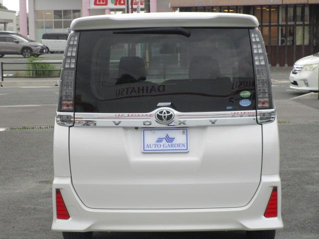 ヴォクシー ＺＳ　煌ＩＩ　ＥＴＣ　バックカメラ　レーンアシスト　衝突被害軽減システム　両側電動スライドドア　オートマチックハイビーム　ＬＥＤヘッドランプ　スマートキー　アイドリングストップ　３列シート　ウォークスルー　ＣＶＴ（15枚目）