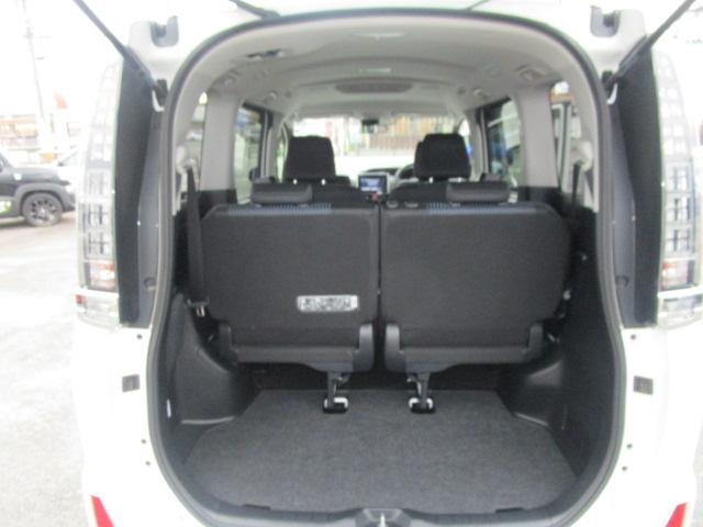 ヴォクシー ＺＳ　煌ＩＩ　ＥＴＣ　バックカメラ　レーンアシスト　衝突被害軽減システム　両側電動スライドドア　オートマチックハイビーム　ＬＥＤヘッドランプ　スマートキー　アイドリングストップ　３列シート　ウォークスルー　ＣＶＴ（18枚目）