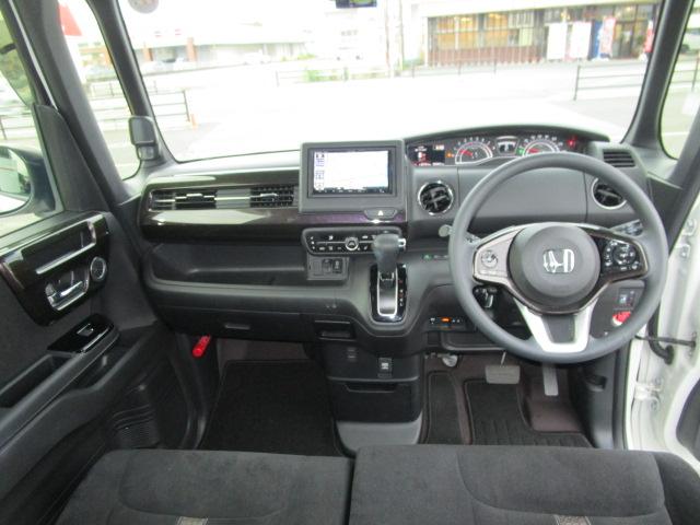 Ｎ－ＢＯＸカスタム Ｇ・Ｌホンダセンシング　ＥＴＣ　バックカメラ　両側スライド・片側電動　ナビ　ＴＶ　クリアランスソナー　オートクルーズコントロール　レーンアシスト　衝突被害軽減システム　ＬＥＤヘッドランプ　スマートキー　アイドリングストップ（2枚目）