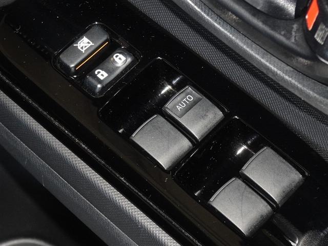 アクア Ｓスタイルブラック　衝突被害軽減システム　メモリーナビ　ワンセグ　バックカメラ　ＥＴＣ　スマートキー（17枚目）