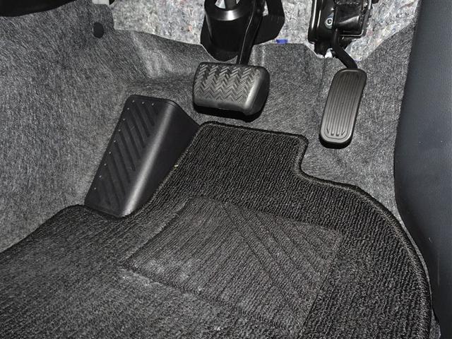 ヤリス Ｘ　衝突被害軽減システム　ＥＴＣ　スマートキー（9枚目）