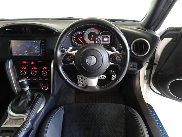 ８６ ＧＴリミテッド　ブラックパッケージ　メモリーナビ　フルセグ　バックカメラ　ＥＴＣ　フルエアロ　ＬＥＤヘッドランプ　スマートキー（5枚目）