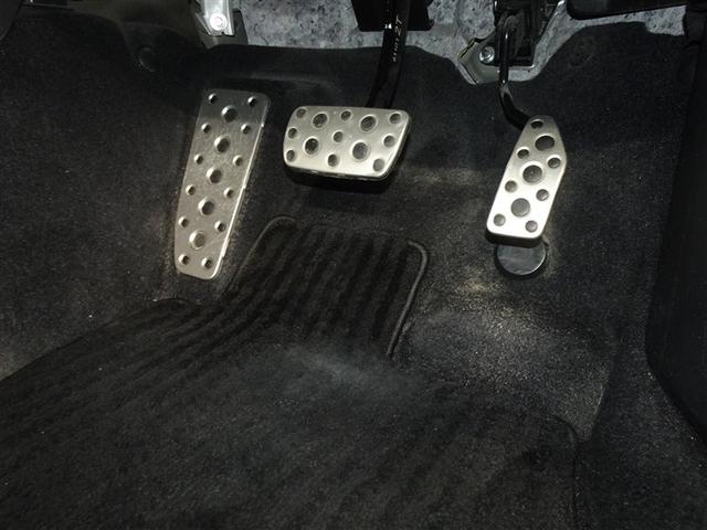 レガシィアウトバック リミテッド 衝突被害軽減システム メモリーナビ フルセグ 後席モニター バックカメラ ETC ドラレコ LEDヘッドランプ 4WD 寒冷地 スマートキー(11枚目)