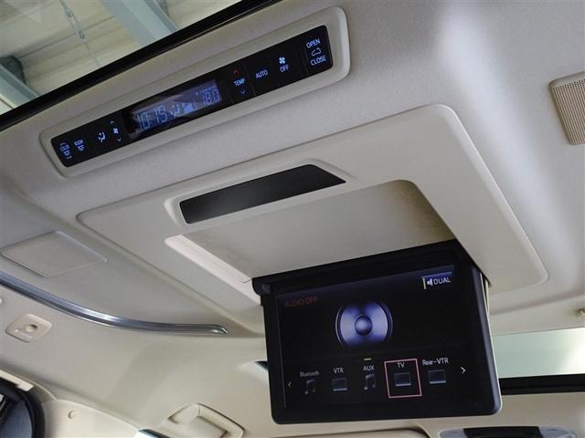 アルファードハイブリッド エグゼクティブラウンジ 衝突被害軽減システム メモリーナビ フルセグ 後席モニター バックカメラ ETC サンルーフ 両側電動スライド 3列シート LEDヘッドランプ 4WD スマートキー 乗車定員7人(23枚目)