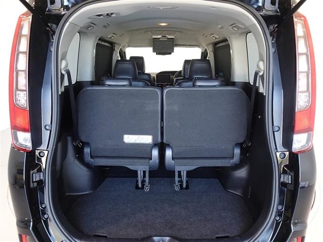 エスクァイア Ｇｉ　メモリーナビ　フルセグ　後席モニター　バックカメラ　ＥＴＣ　両側電動スライド　３列シート　ＬＥＤヘッドランプ　スマートキー　乗車定員７人（20枚目）