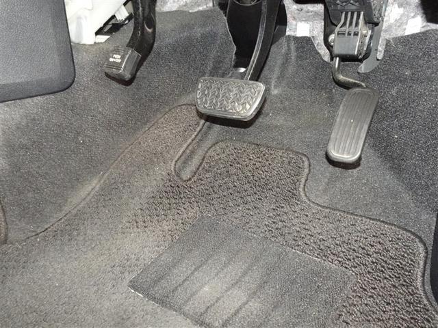 シエンタ Ｇ　衝突被害軽減システム　メモリーナビ　フルセグ　バックカメラ　ＥＴＣ　両側電動スライド　フルエアロ　３列シート　スマートキー　乗車定員７人（11枚目）