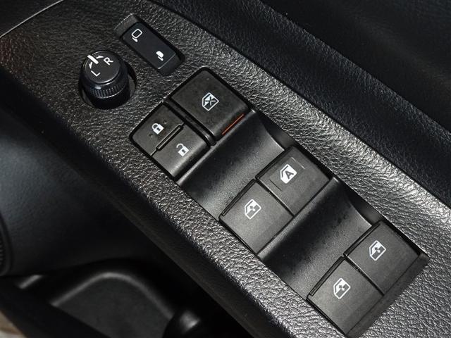 シエンタ Ｇ　衝突被害軽減システム　メモリーナビ　フルセグ　バックカメラ　ＥＴＣ　両側電動スライド　フルエアロ　３列シート　スマートキー　乗車定員７人（16枚目）