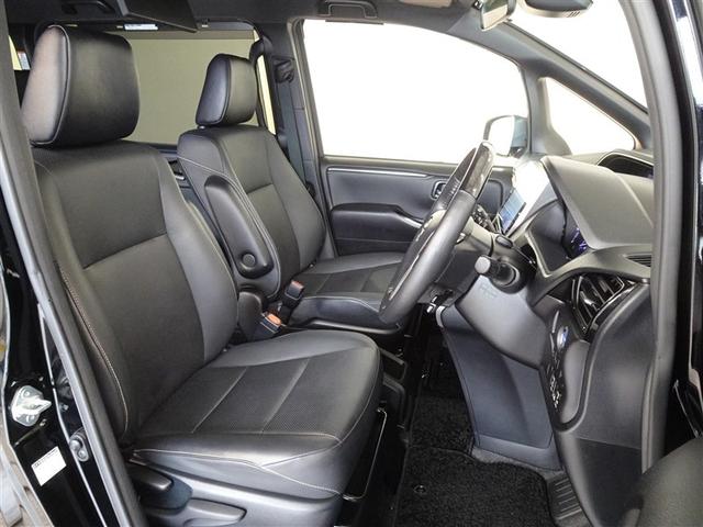 エスクァイア ハイブリッドＧｉ　衝突被害軽減システム　メモリーナビ　フルセグ　後席モニター　バックカメラ　ＥＴＣ　両側電動スライド　フルエアロ　３列シート　ＬＥＤヘッドランプ　スマートキー　乗車定員７人（4枚目）