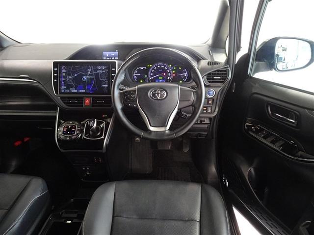 エスクァイア ハイブリッドＧｉ　衝突被害軽減システム　メモリーナビ　フルセグ　後席モニター　バックカメラ　ＥＴＣ　両側電動スライド　フルエアロ　３列シート　ＬＥＤヘッドランプ　スマートキー　乗車定員７人（5枚目）