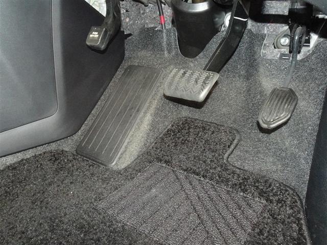 エスクァイア ハイブリッドＧｉ　衝突被害軽減システム　メモリーナビ　フルセグ　後席モニター　バックカメラ　ＥＴＣ　両側電動スライド　フルエアロ　３列シート　ＬＥＤヘッドランプ　スマートキー　乗車定員７人（11枚目）