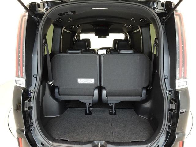 エスクァイア ハイブリッドＧｉ　衝突被害軽減システム　メモリーナビ　フルセグ　後席モニター　バックカメラ　ＥＴＣ　両側電動スライド　フルエアロ　３列シート　ＬＥＤヘッドランプ　スマートキー　乗車定員７人（21枚目）