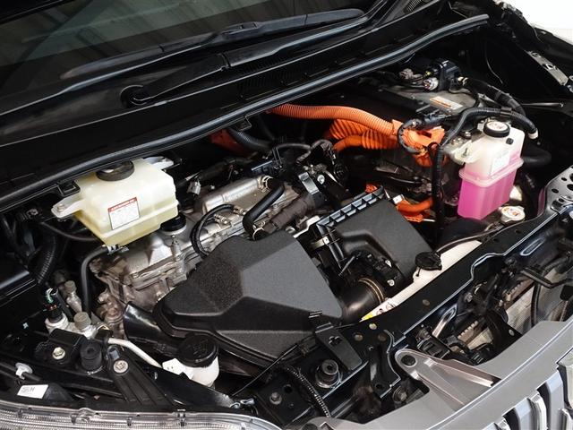 エスクァイア ハイブリッドＧｉ　衝突被害軽減システム　メモリーナビ　フルセグ　後席モニター　バックカメラ　ＥＴＣ　両側電動スライド　フルエアロ　３列シート　ＬＥＤヘッドランプ　スマートキー　乗車定員７人（25枚目）