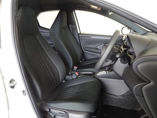 ヤリス Ｘ　衝突被害軽減システム　メモリーナビ　ＥＴＣ　スマートキー（4枚目）
