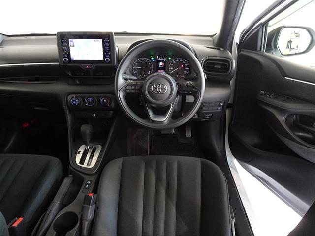 ヤリス Ｘ　衝突被害軽減システム　メモリーナビ　ＥＴＣ　スマートキー（5枚目）