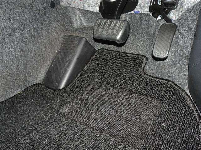 ヤリス Ｘ　衝突被害軽減システム　メモリーナビ　ＥＴＣ　スマートキー（9枚目）