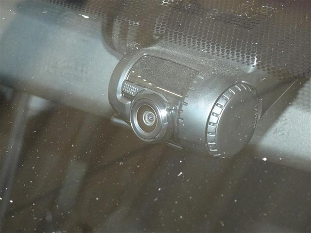 ドライブレコーダーを装備しています。もしもの時の状況証拠に、楽しい旅行の記録としても重宝します。