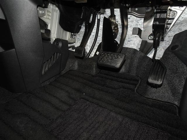 足元回り・フロアマットもしっかり洗浄しております。