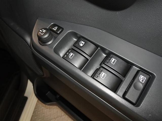 電動格納式ドアミラー・パワーウインドウを装備しています。