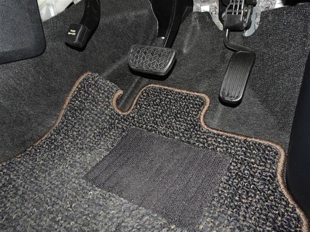 シエンタ ファンベースＧ　グランパー　衝突被害軽減システム　メモリーナビ　ワンセグ　バックカメラ　ＥＴＣ　両側電動スライド　ＬＥＤヘッドランプ　スマートキー（11枚目）