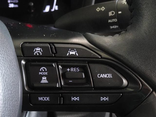 シエンタ ハイブリッドＺ　衝突被害軽減システム　メモリーナビ　フルセグ　バックカメラ　ＥＴＣ　ドラレコ　両側電動スライド　３列シート　ＬＥＤヘッドランプ　スマートキー　乗車定員７人（11枚目）