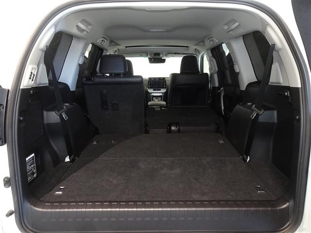 �T�[�h�V�[�g��|������Ԃł��B�T�[�h�V�[�g�͓Ɨ��|�A�ו��ɍ��킹�ă��Q�b�W�X�y�[�X���A�����W���邱�Ƃ��ł��܂��B