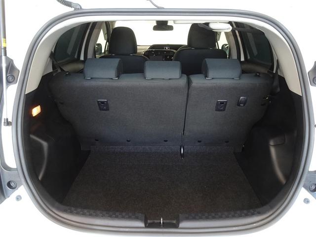 アクア Ｓスタイルブラック　衝突被害軽減システム　メモリーナビ　フルセグ　バックカメラ　ＥＴＣ　スマートキー（20枚目）