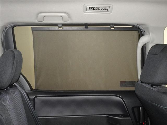 �Z�J���h�V�[�g�̑��K���X�ɂ͓��悯�̃V�F�[�h�𑕔����Ă��܂��B�����������̃J�b�g�ɁA�v���C�o�V�[�΍�Ƃ��Ă��d�󂵂܂��B