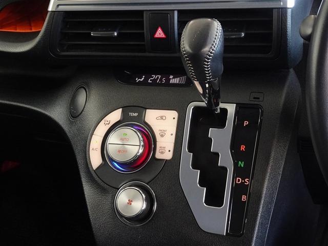 シエンタ Ｇ　衝突被害軽減システム　メモリーナビ　フルセグ　バックカメラ　ＥＴＣ　両側電動スライド　３列シート　スマートキー　乗車定員７人（11枚目）