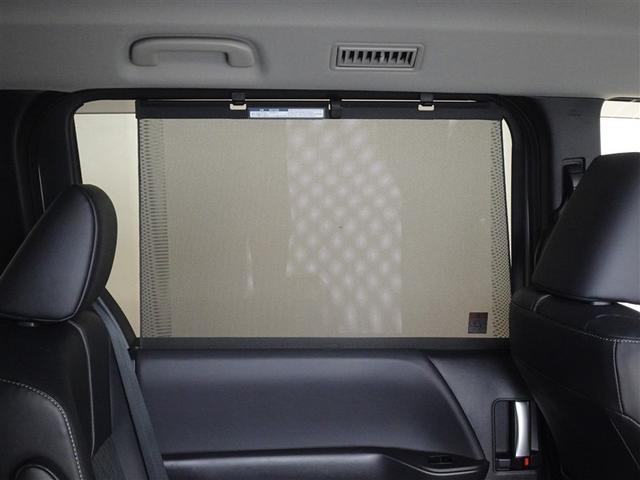 �Z�J���h�V�[�g�̑��K���X�ɂ͓��悯�̃V�F�[�h�𑕔����Ă��܂��B�����������̃J�b�g�ɁA�v���C�o�V�[�΍�Ƃ��Ă��d�󂵂܂��B