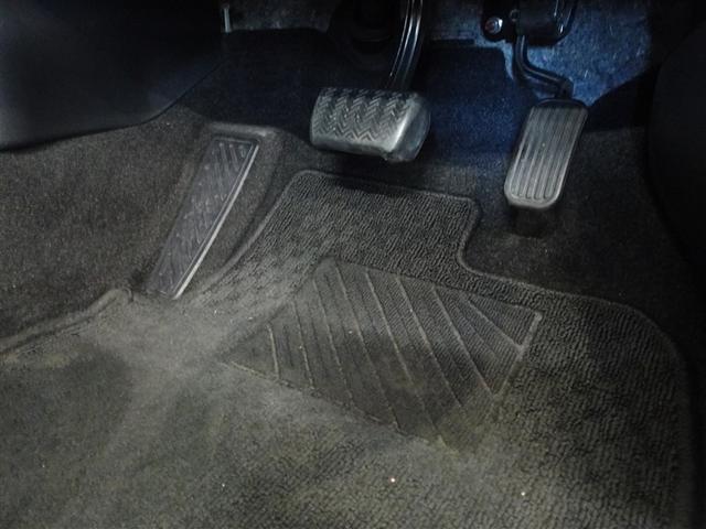 カローラスポーツ ハイブリッドＧ　衝突被害軽減システム　メモリーナビ　フルセグ　バックカメラ　ＥＴＣ　ＬＥＤヘッドランプ　スマートキー（11枚目）