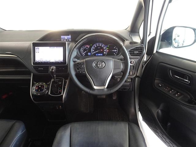 エスクァイア Ｇｉ　ブラックテーラード　衝突被害軽減システム　メモリーナビ　フルセグ　後席モニター　バックカメラ　ＥＴＣ　両側電動スライド　３列シート　ＬＥＤヘッドランプ　スマートキー　乗車定員７人（5枚目）