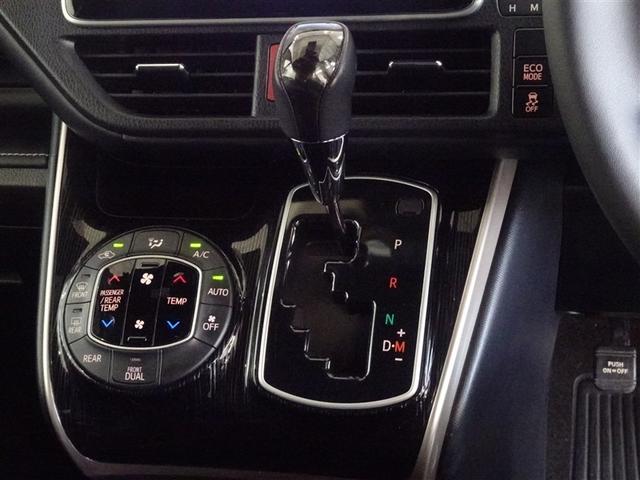 エスクァイア Ｇｉ　ブラックテーラード　衝突被害軽減システム　メモリーナビ　フルセグ　後席モニター　バックカメラ　ＥＴＣ　両側電動スライド　３列シート　ＬＥＤヘッドランプ　スマートキー　乗車定員７人（11枚目）