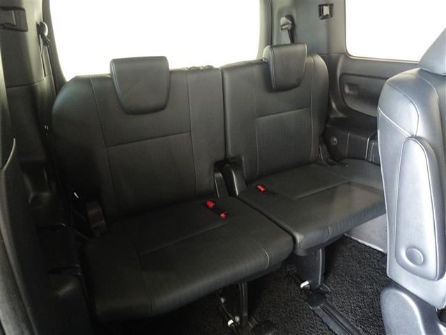 エスクァイア Ｇｉ　ブラックテーラード　衝突被害軽減システム　メモリーナビ　フルセグ　後席モニター　バックカメラ　ＥＴＣ　両側電動スライド　３列シート　ＬＥＤヘッドランプ　スマートキー　乗車定員７人（18枚目）